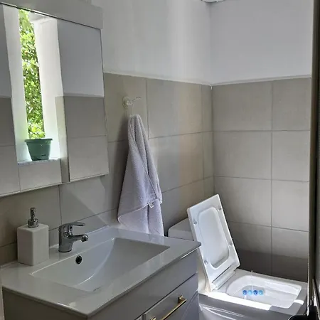 Ela 1 Apartman *